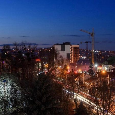 Затишна Красива Квартира-Студія В Новобудові З Балконом Chernivtsi Ngoại thất bức ảnh